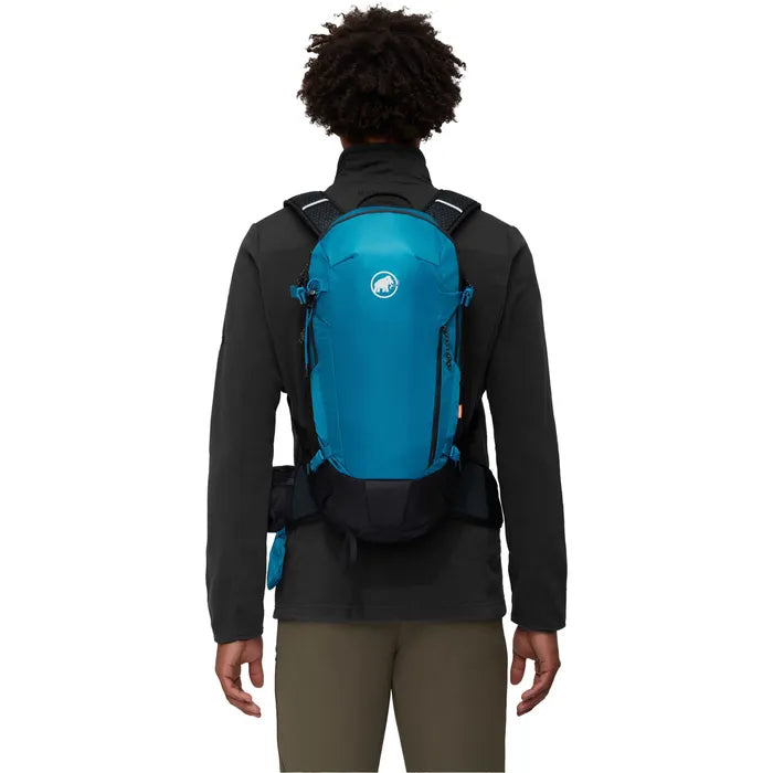 MAMMUT Lithium 15 Backpack – Ultralight 15L Hiking Daypack, Breathable Ventilated Back System, Hydration Compatible, Compact Outdoor Backpack